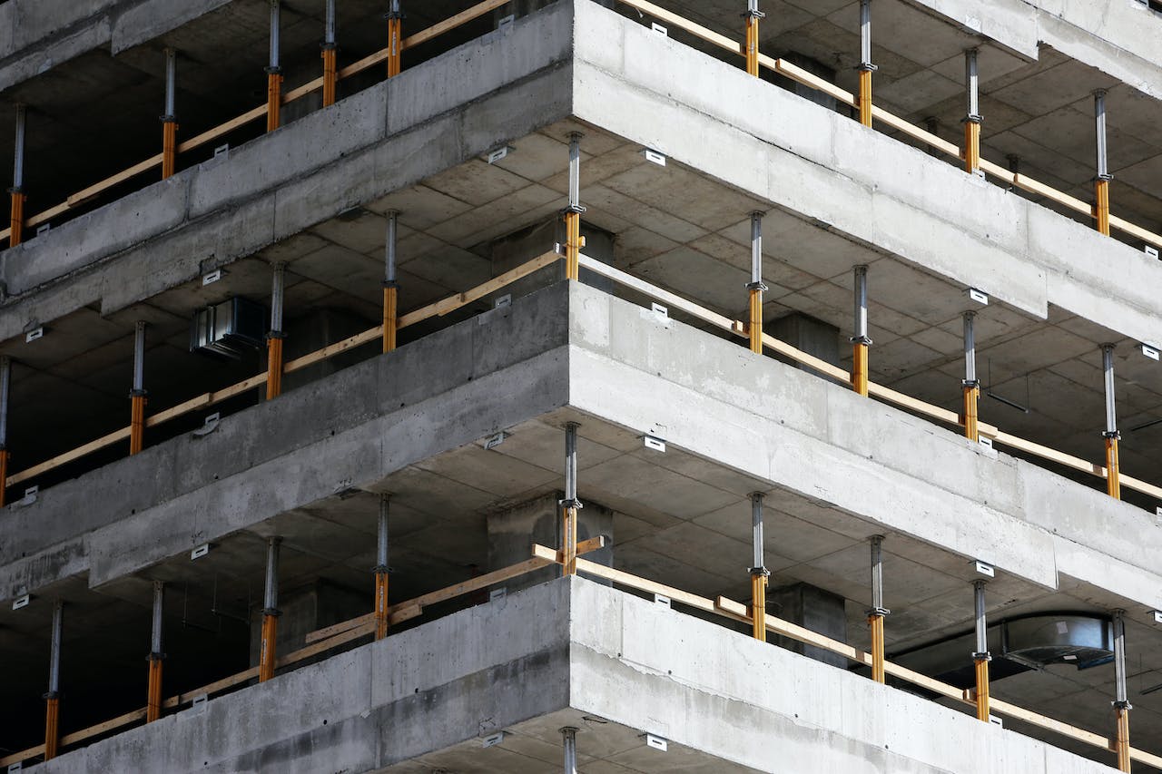 Jastrychy cementowe – niezawodna podstawa w budownictwie